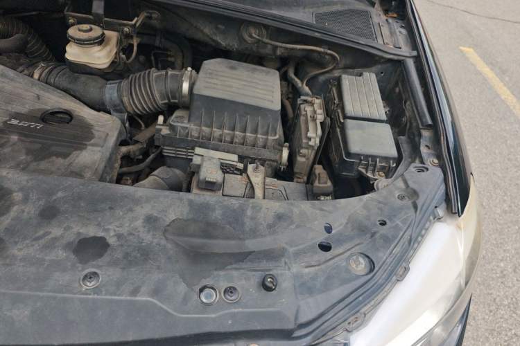 Used BYD S7 2015 2.0T Automatic Prestige Model Engine Bay Left
