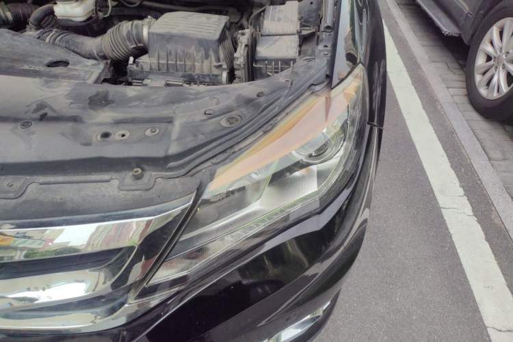 Used BYD S7 2015 2.0T Upgraded Automatic Luxury Version Engine Bay Left