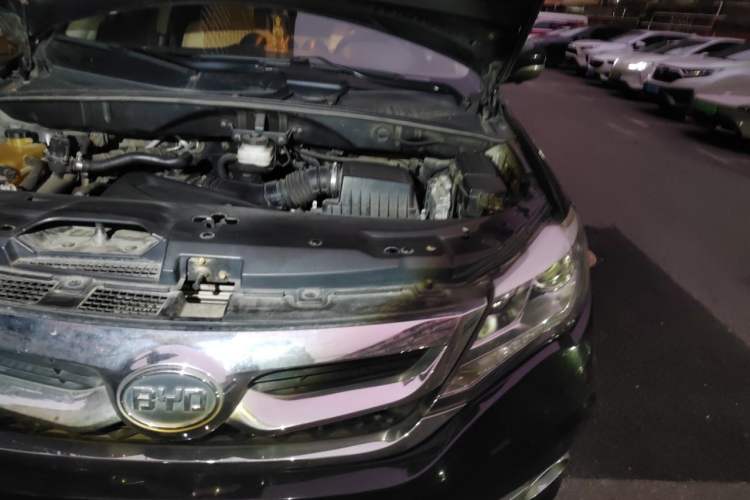 Used BYD S7 2015 2.0T Automatic Prestige Model Engine Bay Left