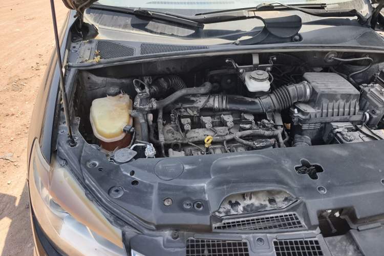 Used BYD S7 2015 2.0T Upgraded Automatic Flagship Version Engine Bay Right