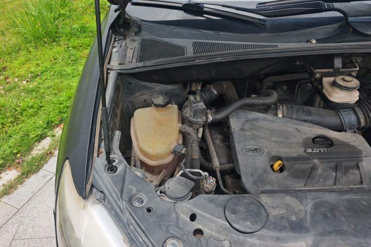 Used BYD S7 2015 2.0T Automatic Prestige Model Engine Bay Right