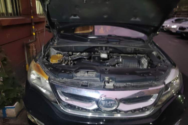 Used BYD S7 2015 2.0T Automatic Prestige Model Engine Bay Right