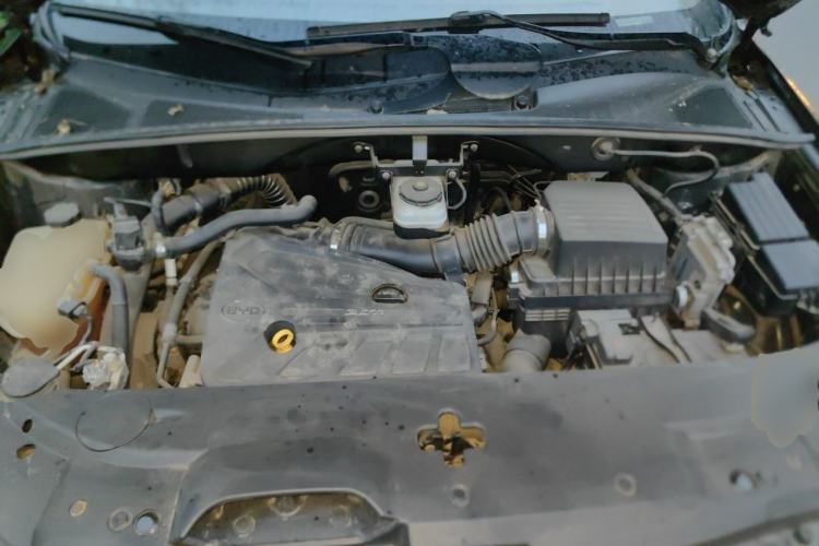 Used BYD S7 2015 2.0T Automatic Flagship Edition Engine Bay