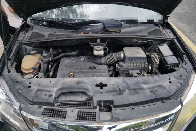 Used BYD S7 2015 2.0T Automatic Flagship Edition Engine Bay