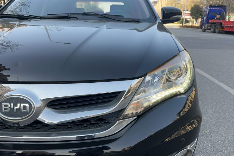 Used BYD S7 2015 2.0T Upgraded Automatic Luxury Version Exterior 1