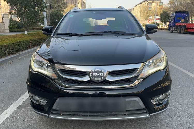 Used BYD S7 2015 2.0T Upgraded Automatic Luxury Version Exterior 2