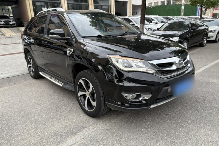 Used BYD S7 2015 2.0T Upgraded Automatic Luxury Version Exterior 2