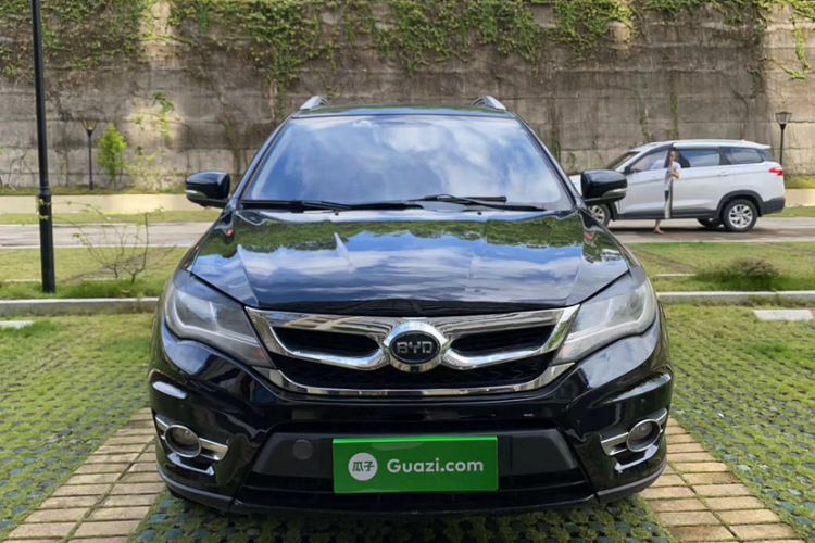 Used BYD S7 2015 2.0T Upgraded Automatic Luxury Version Exterior 2