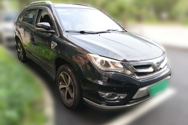 Used BYD S7 2015 2.0T Upgraded Automatic Luxury Version Exterior 2