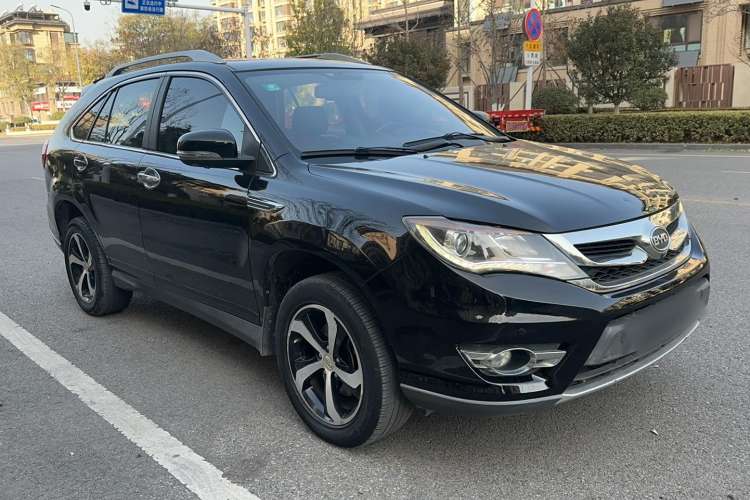 Used BYD S7 2015 2.0T Upgraded Automatic Luxury Version Exterior 3