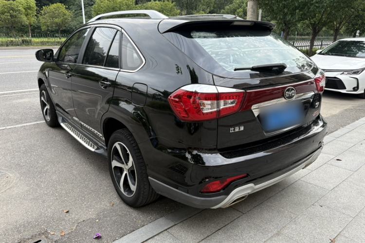 Used BYD S7 2015 2.0T Upgraded Automatic Luxury Version Exterior 3