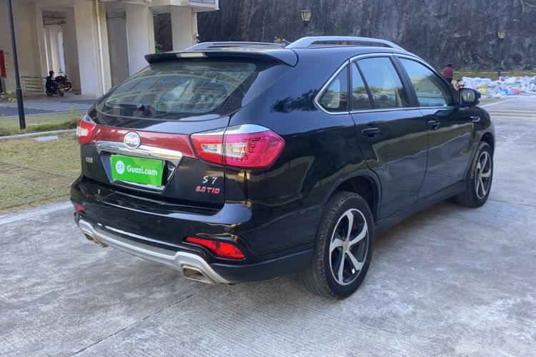 Used BYD S7 2015 2.0T Upgraded Automatic Luxury Version Exterior 3