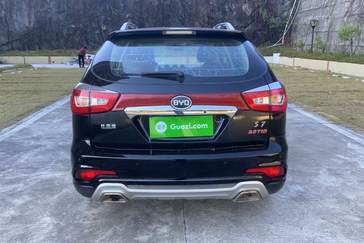Used BYD S7 2015 2.0T Upgraded Automatic Luxury Version Exterior 4
