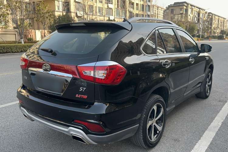 Used BYD S7 2015 2.0T Upgraded Automatic Luxury Version Exterior 5