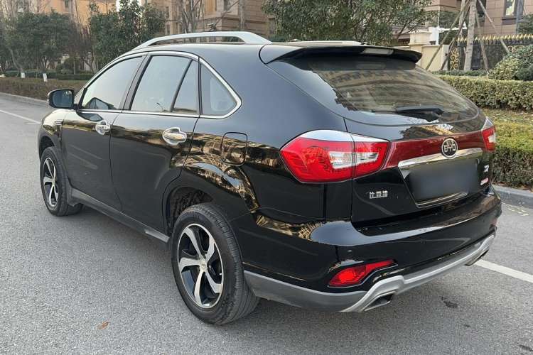 Used BYD S7 2015 2.0T Upgraded Automatic Luxury Version Exterior 9