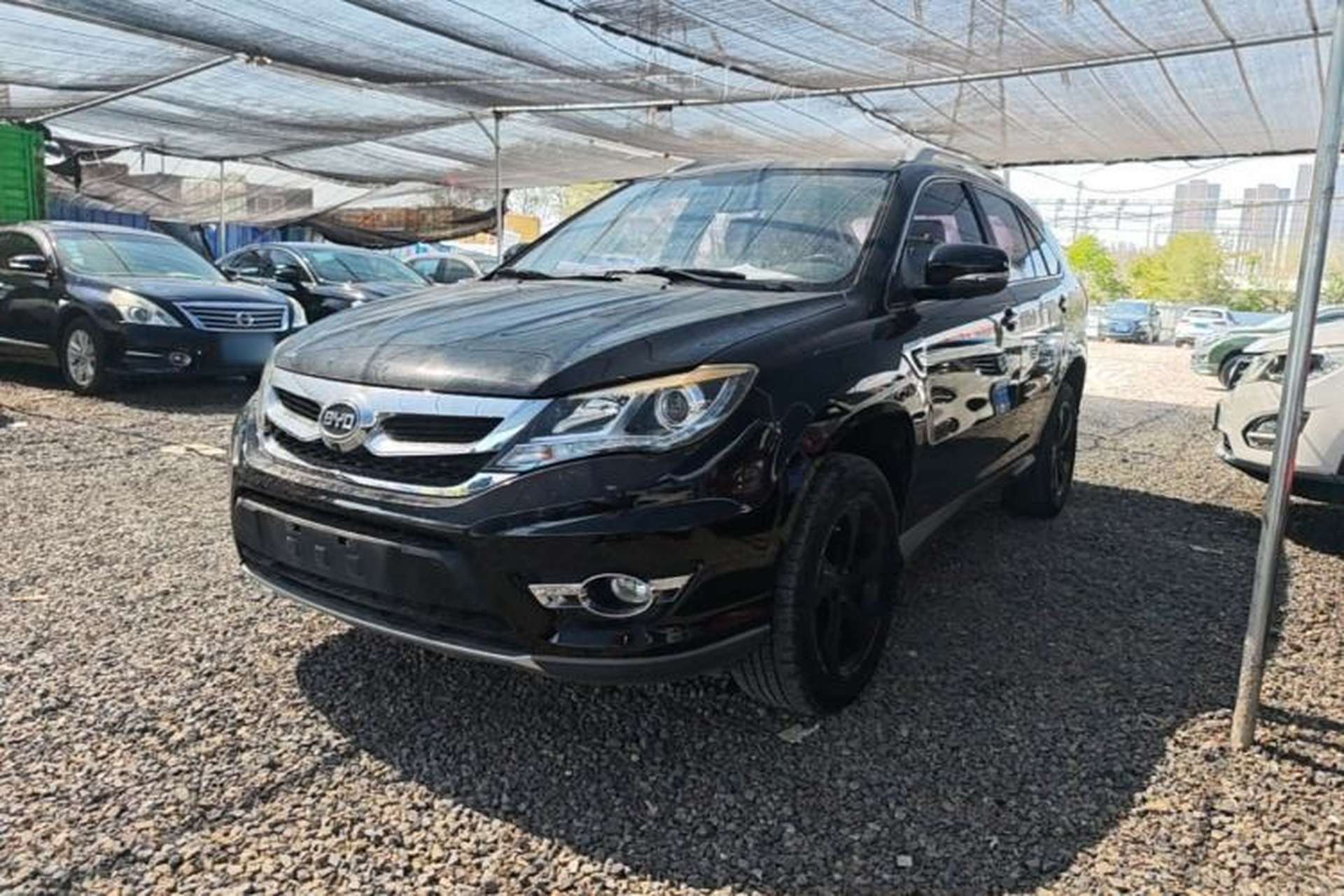 Used BYD S7 2015 2.0T Upgraded Automatic Luxury Version Front Left 45 Deg