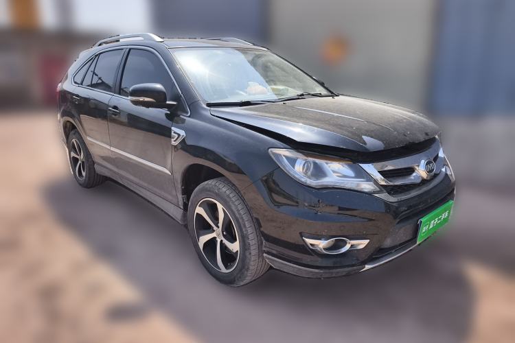 Used BYD S7 2015 2.0T Upgraded Automatic Flagship Version Front Right 45 Deg
