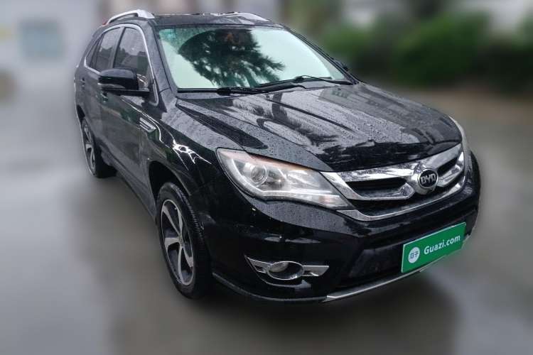 Used BYD S7 2015 2.0T Upgraded Automatic Luxury Version Front Right 45 Deg