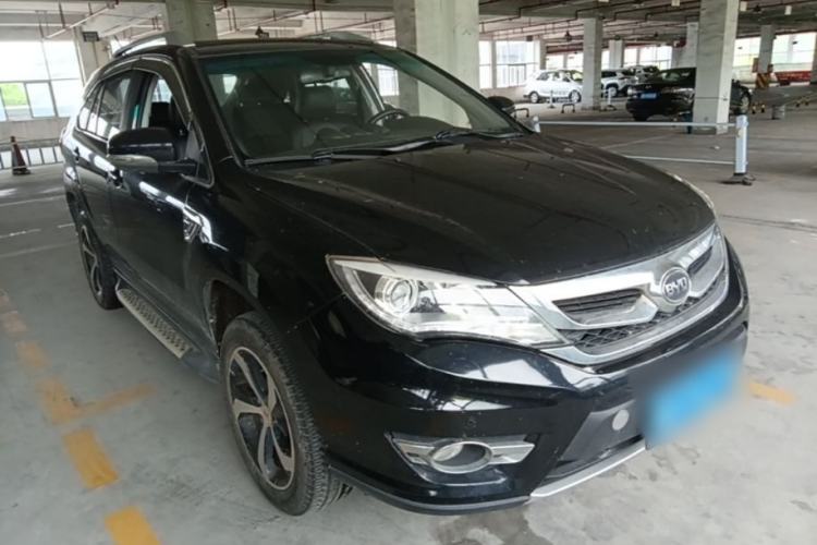 Used BYD S7 2015 2.0T Automatic Prestige Model Front Right 45 Deg
