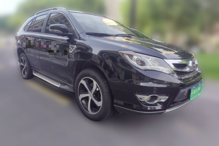 Used BYD S7 2015 2.0T Upgraded Automatic Luxury Version Front Right 45 Deg