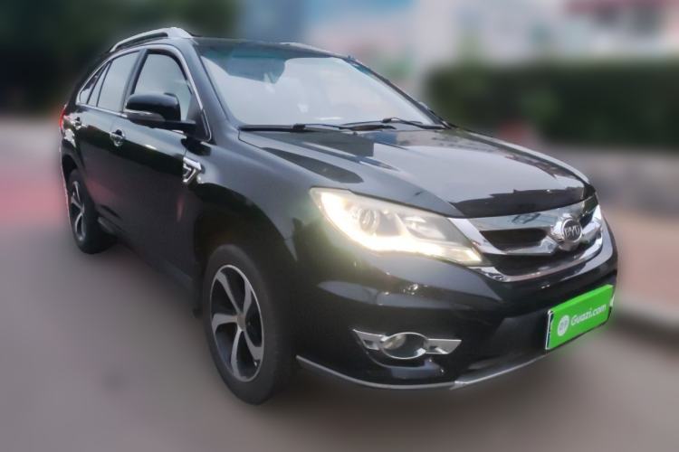 Used BYD S7 2015 2.0T Automatic Flagship Edition Front Right 45 Deg