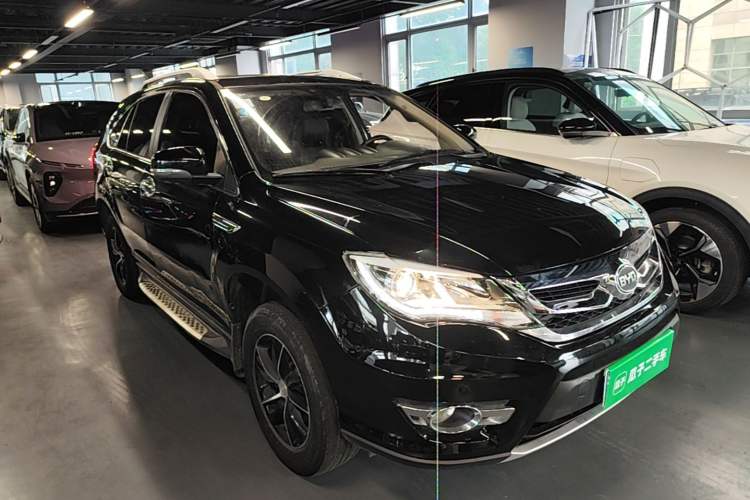 Used BYD S7 2015 1.5T Upgraded Manual Luxury Model Front Right 45 Deg