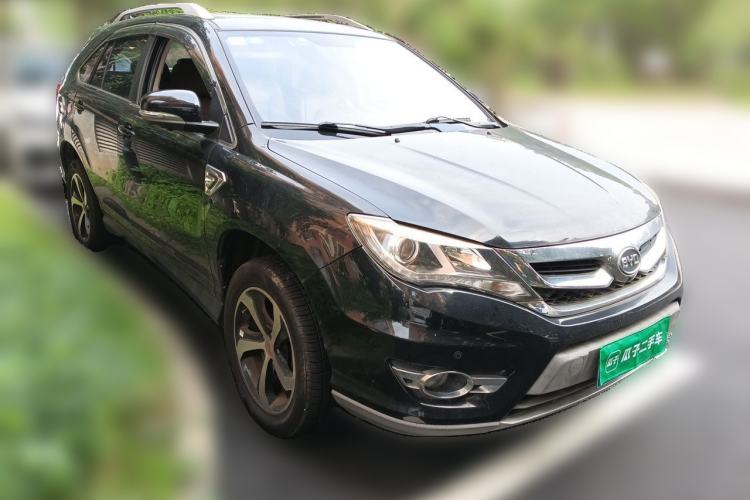 Used BYD S7 2015 2.0T Upgraded Automatic Luxury Version Front Right 45 Deg