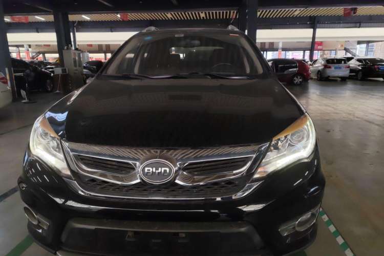 Used BYD S7 2015 2.0T Upgraded Automatic Luxury Version Front