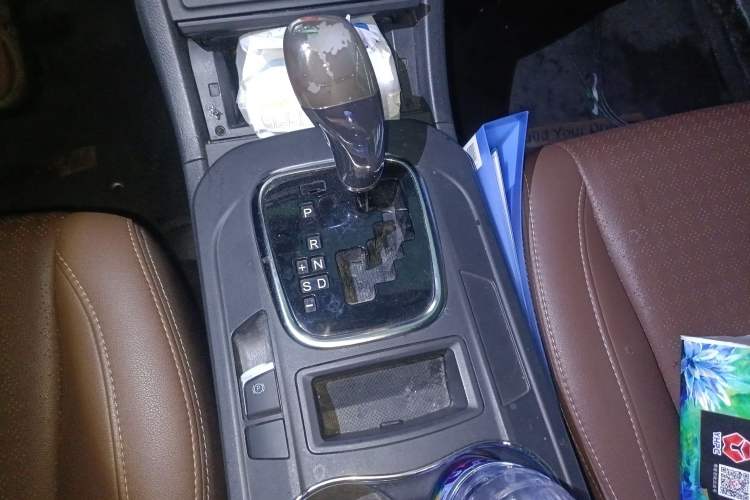 Used BYD S7 2015 2.0T Upgraded Automatic Luxury Version Gear Lever