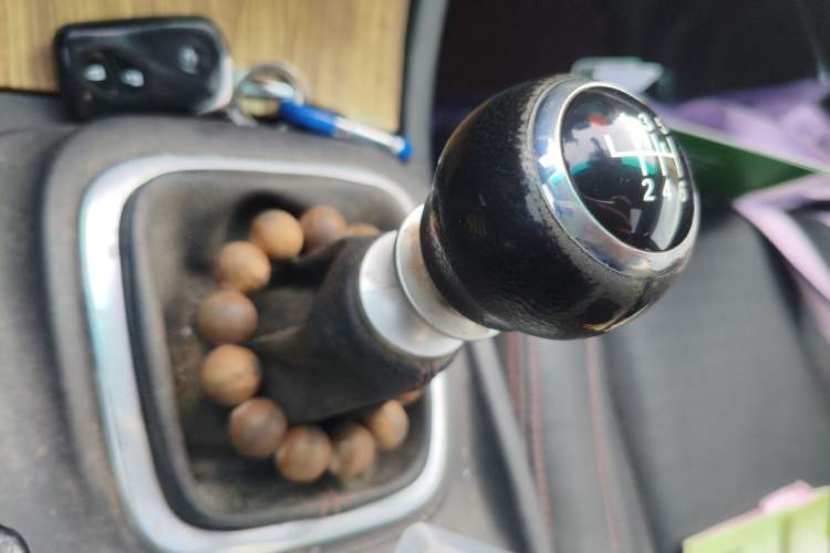 Used BYD S7 2015 1.5T Upgraded Manual Luxury Model Gear Lever