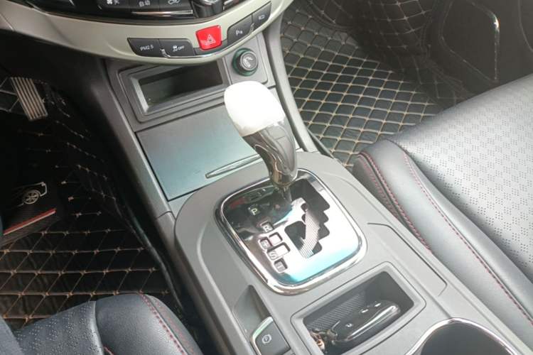 Used BYD S7 2015 2.0T Automatic Prestige Model Gear Lever