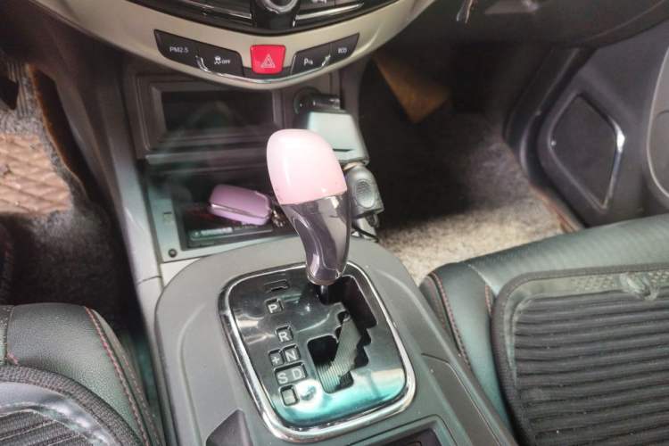 Used BYD S7 2015 2.0T Upgraded Automatic Luxury Version Gear Lever