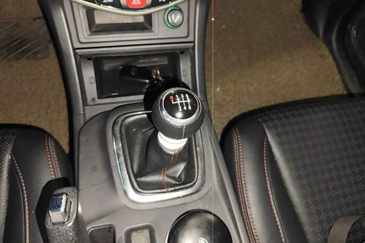 Used BYD S7 2015 1.5T Upgraded Manual Luxury Model Gear Lever