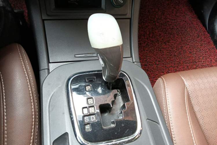 Used BYD S7 2015 2.0T Upgraded Automatic Luxury Version Gear Lever