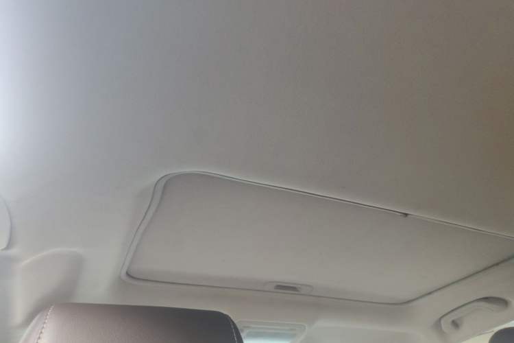 Used BYD S7 2015 2.0T Upgraded Automatic Luxury Version Headliner