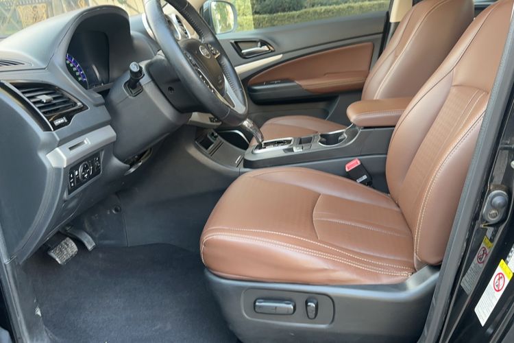 Used BYD S7 2015 2.0T Upgraded Automatic Luxury Version Interior 2