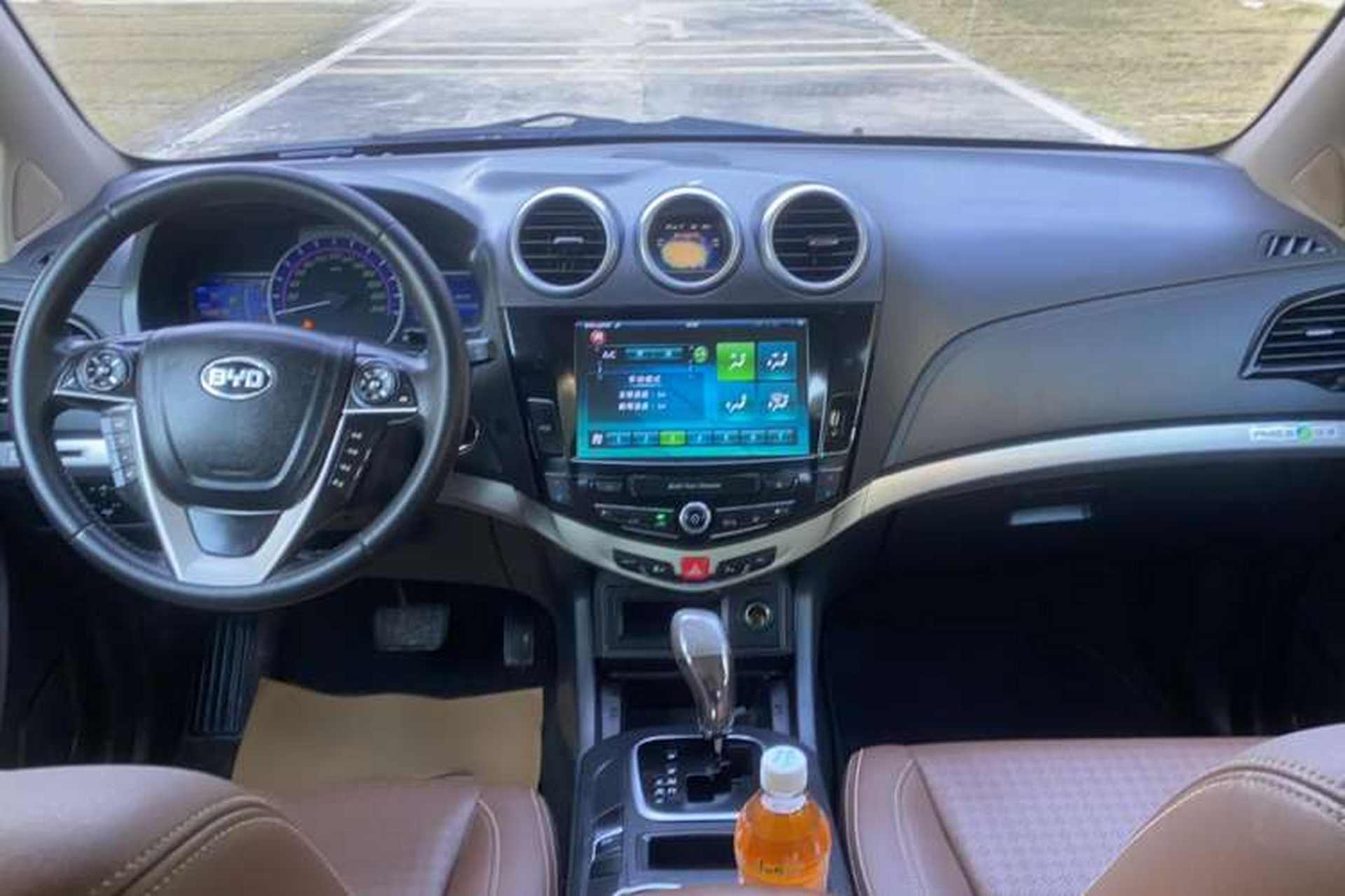 Used BYD S7 2015 2.0T Upgraded Automatic Luxury Version Interior 3