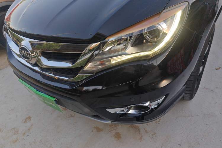 Used BYD S7 2015 2.0T Upgraded Automatic Luxury Version Left Front Headlight