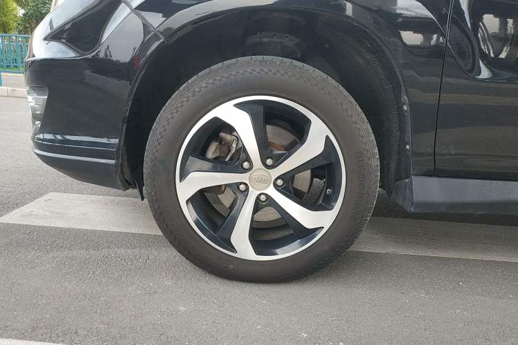Used BYD S7 2015 2.0T Automatic Prestige Model Left Front Wheel Hub