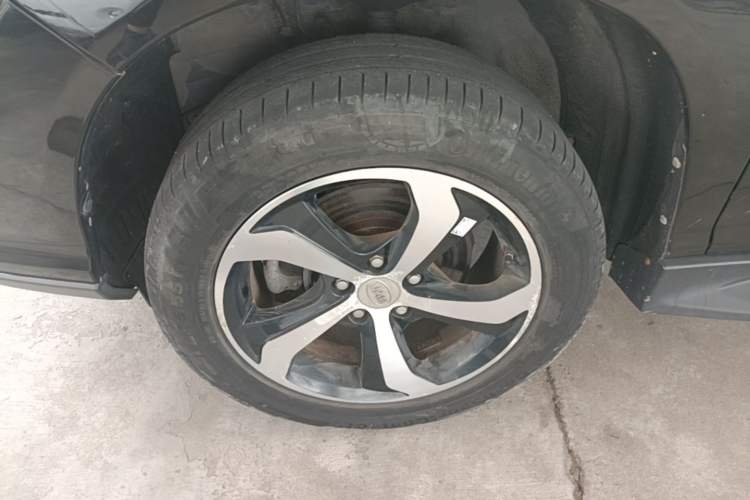 Used BYD S7 2015 2.0T Automatic Prestige Model Left Front Wheel Hub