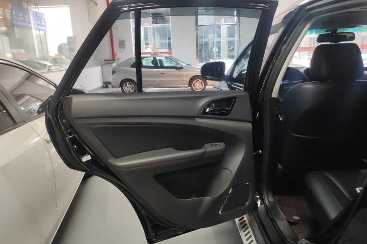 Used BYD S7 2015 2.0T Automatic Prestige Model Left Rear Door Interior