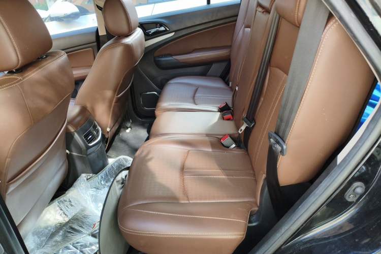 Used BYD S7 2015 2.0T Upgraded Automatic Luxury Version Left Rear Seat