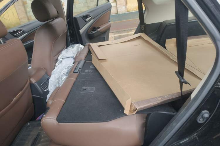 Used BYD S7 2015 2.0T Upgraded Automatic Flagship Version Left Rear Seat