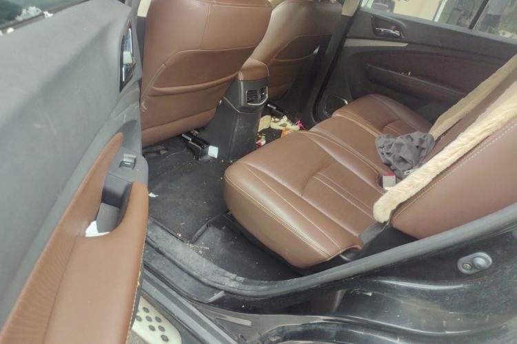 Used BYD S7 2015 2.0T Upgraded Automatic Luxury Version Left Rear Seat