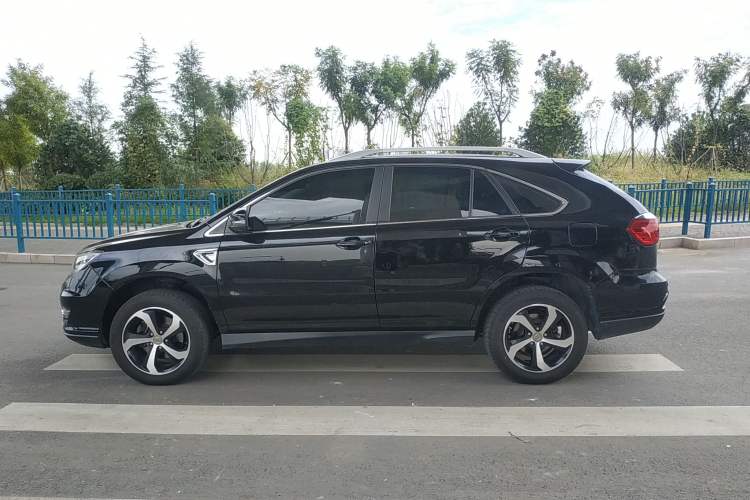 Used BYD S7 2015 2.0T Automatic Prestige Model Left Side