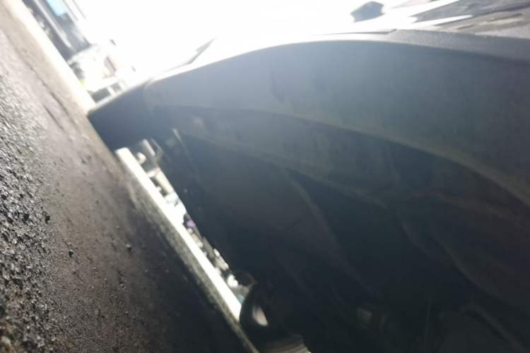 Used BYD S7 2015 2.0T Upgraded Automatic Luxury Version Left Side Sill