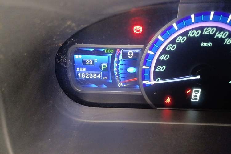 Used BYD S7 2015 2.0T Upgraded Automatic Luxury Version Odometer Close Up