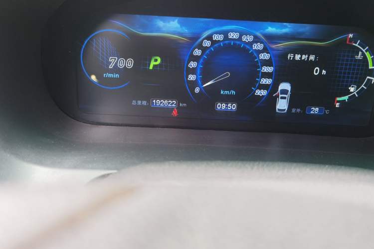 Used BYD S7 2015 2.0T Automatic Flagship Edition Odometer Close Up