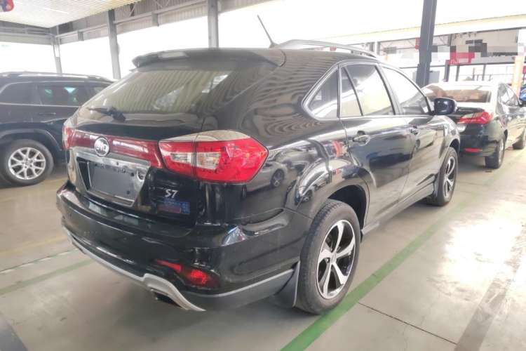Used BYD S7 2015 2.0T Upgraded Automatic Luxury Version Rear Right 45 Deg