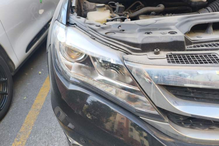 Used BYD S7 2015 2.0T Upgraded Automatic Luxury Version Right Front Headlight